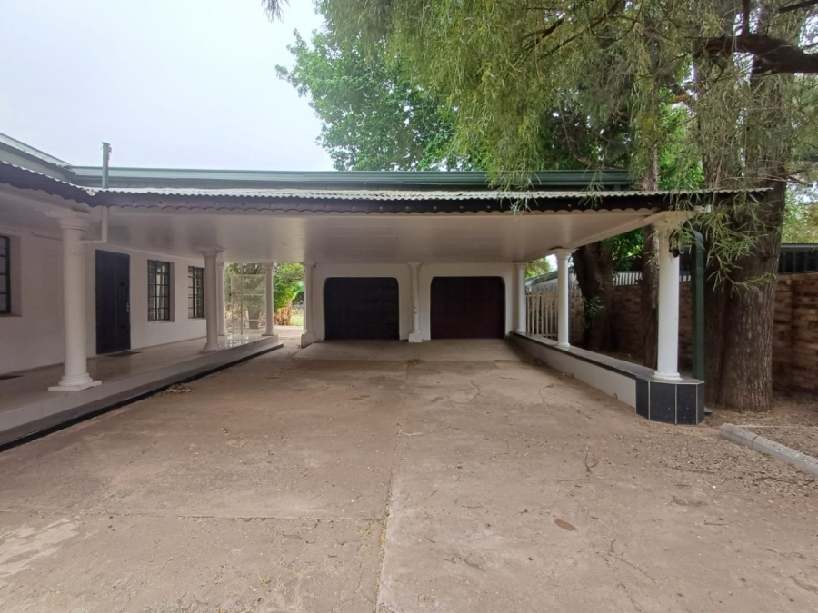 4 Bedroom Property for Sale in Wolmaransstad North West